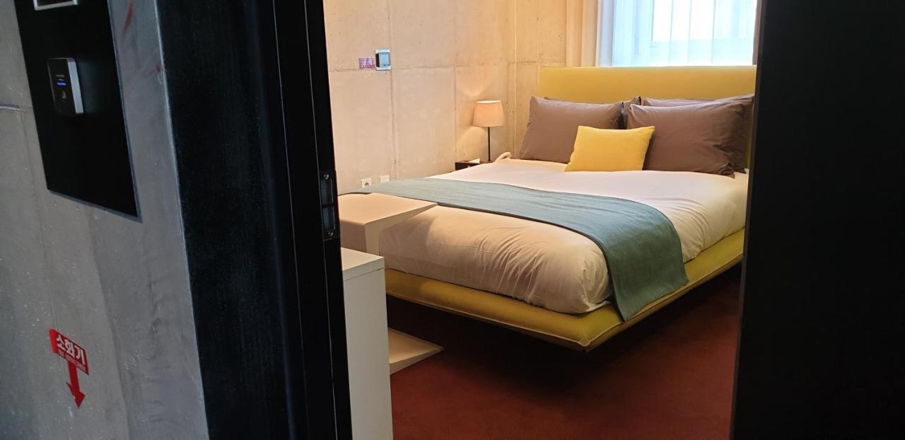 Hotel Cocomo Seoul Bagian luar foto
